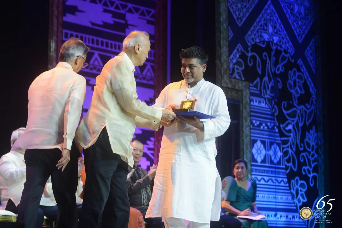 Korvi Rakshand receives "Asia's Nobel Prize" in Manila