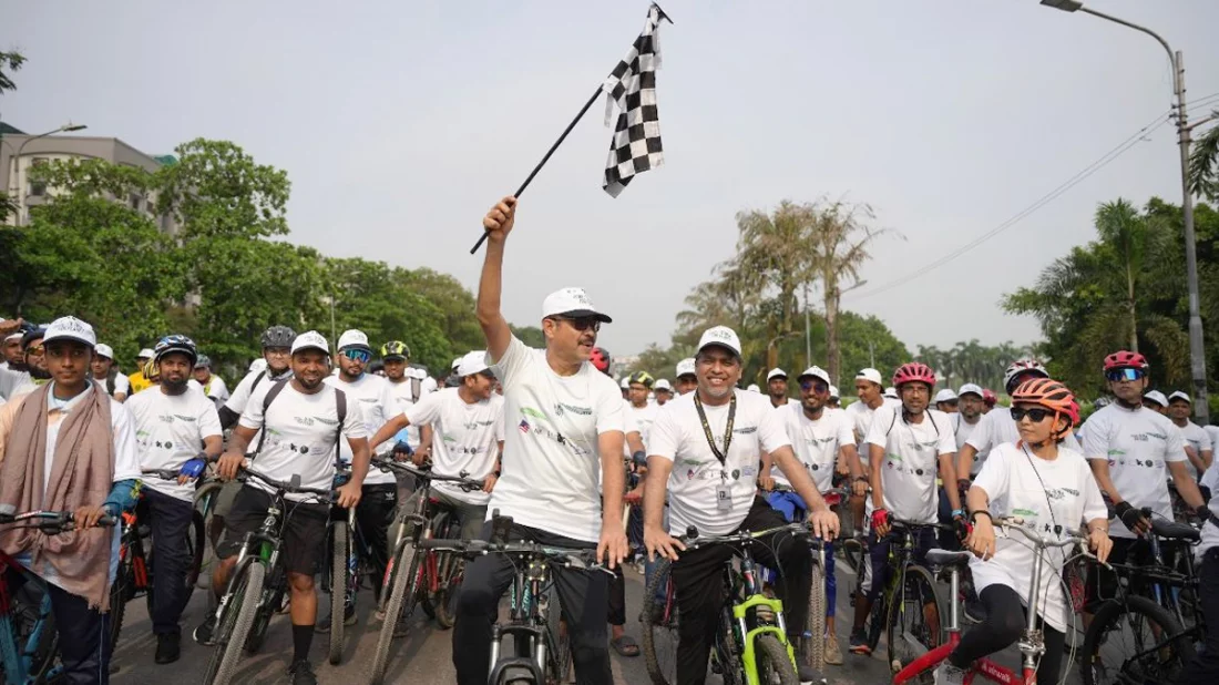 সুস্থ সমাজ গঠনে খেলাধুলা করতে হবে: ডিএনসিসি মেয়র