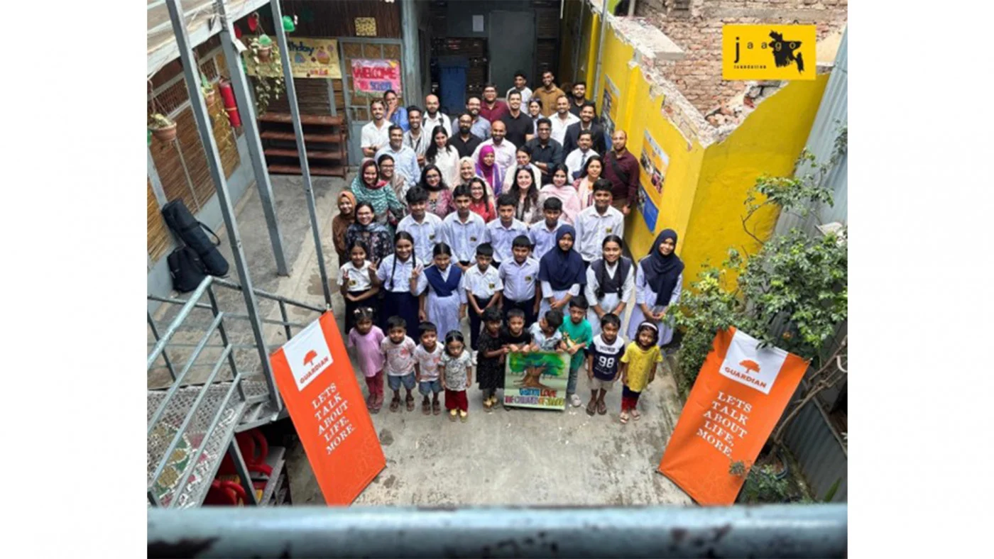 Guardian Life team visits JAAGO Foundation school to observe education initiatives